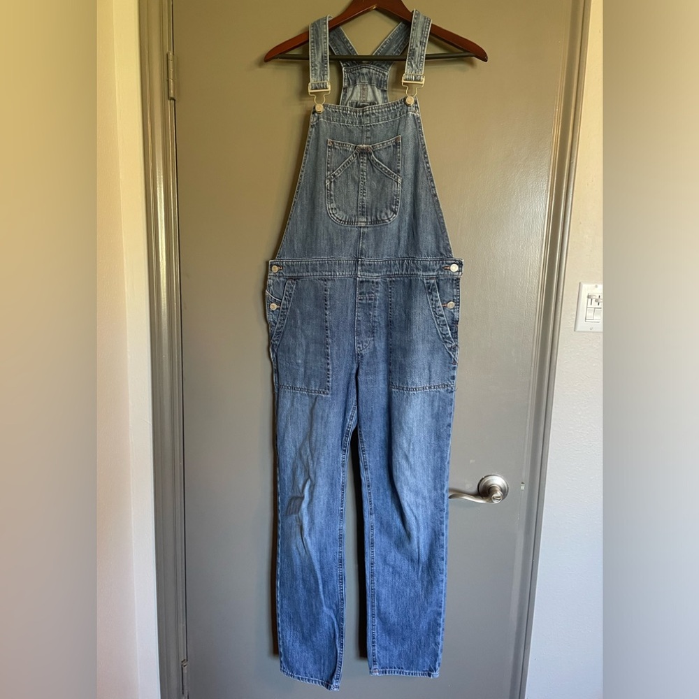 EUC GAP overalls coveralls women’s Med Tall. Soft, comfortable. Wardrobe staple